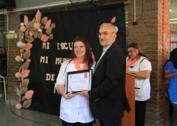 Calvo participó del acto del 40º aniversario de la «Escuela Juan Domingo Perón»