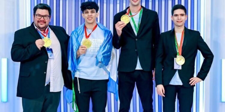Orgullo rafaelino: estudiantes de UNRaf ganaron el segundo puesto en competencia mundial de Huawei