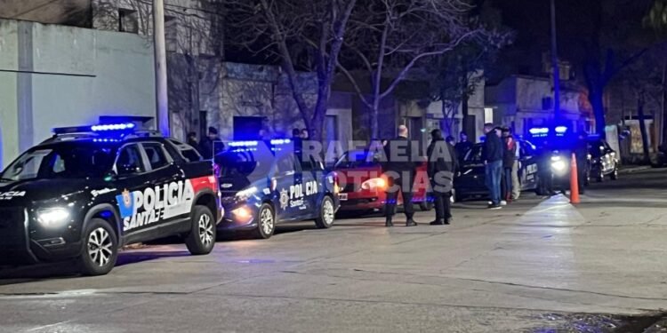 Detuvieron un automóvil con gran cantidad de estupefacientes y dinero en efectivo