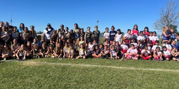 Exitoso encuentro de hockey infantil en Atlético