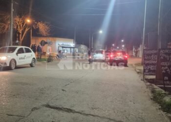 Accidente entre un automóvil de la GUR y un ciclista en barrio Sarmiento