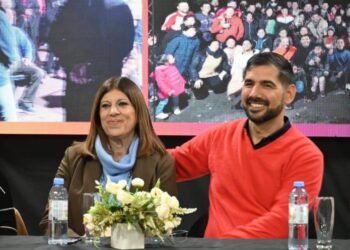 Clara García: «El domingo votemos para que Santa Fe consolide un modelo que es mirado en todo el país»