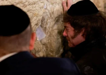 Javier Milei visitó el Muro de los Lamentos al llegar a Israel: cómo sigue la agenda