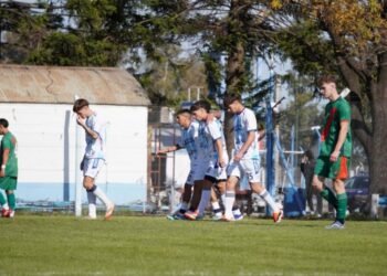 Liga Rafaelina de Fútbol: Atlético goleó a Juventud y se subió a lo más alto