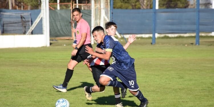 Ben Hur recibió al 9 en una nueva fecha del Torneo Regional Juvenil de AFA