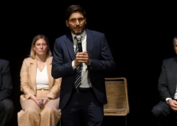 En la facultad de Ciencias Jurídicas y Sociales de la UNL Pullaro y su equipo en retiro espiritual