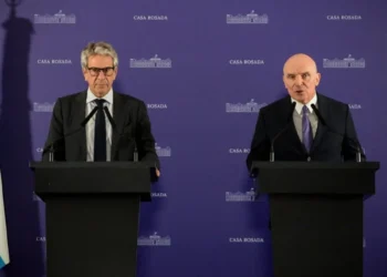 El Gobierno presentó el régimen de «Inocencia Fiscal» para usar los dólares del colchón