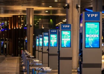 Incentivo a la demanda YPF adelanta bajas de la nafta vía autoservicio en madrugada y promociones con inteligencia artificial