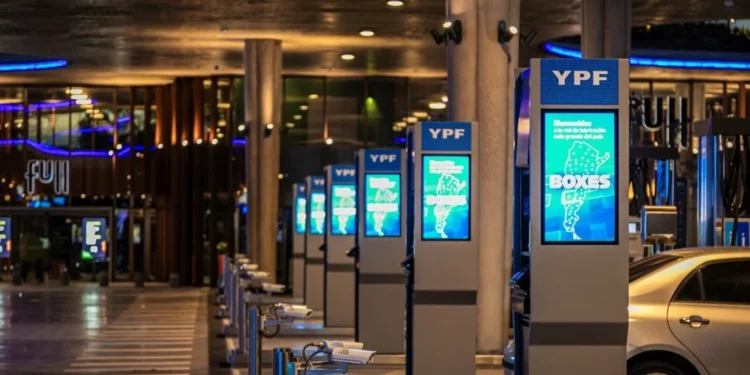 Incentivo a la demanda YPF adelanta bajas de la nafta vía autoservicio en madrugada y promociones con inteligencia artificial