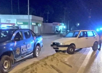 Durante el fin de semana Insólito: dejó el auto colgado en la Ruta 1, no tenía papeles y le dio positiva la alcoholemia