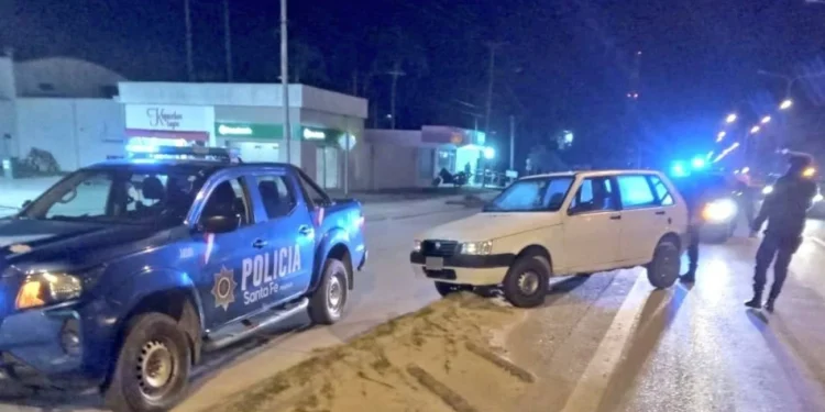 Durante el fin de semana Insólito: dejó el auto colgado en la Ruta 1, no tenía papeles y le dio positiva la alcoholemia