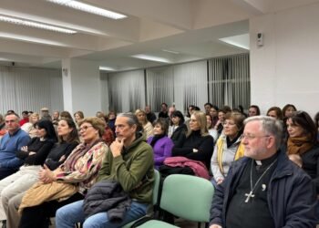 Con gran acompañamiento del público, el Concejo Municipal exhibió un documental sobre el Hogar Don Orione