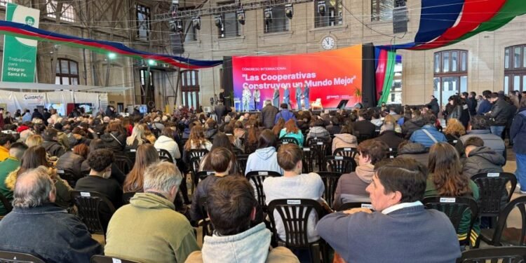 Santa Fe reunió a más de mil cooperativistas para potenciar el trabajo asociativo