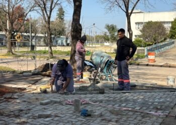 Avanza la renovación integral de la Plazoleta Suiza en barrio Ilolay