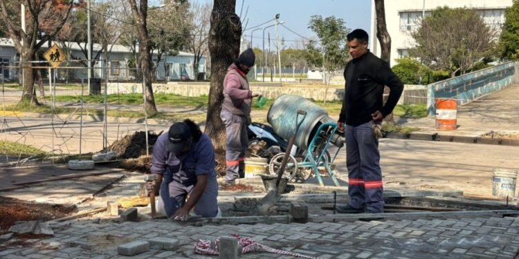 Avanza la renovación integral de la Plazoleta Suiza en barrio Ilolay