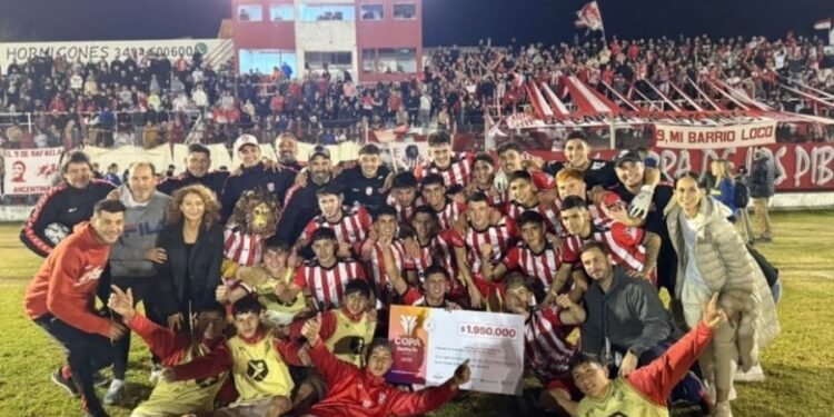 Copa Santa Fe: el 9 celebró a lo grande su cumpleaños y eliminó a Rosario Central
