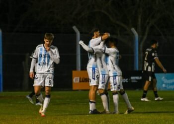 Liga Rafaelina de Fútbol: Atlético ganó, volvió a la cima y se quedó sin DT