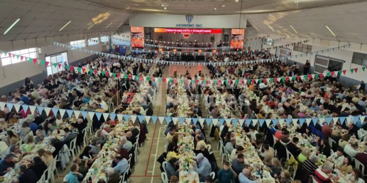 Con más de 900 comensales, Humberto Primo celebra la 35ª Fiesta Provincial de la Bagna Cauda