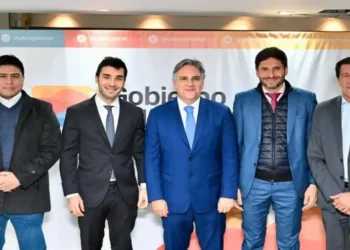 Cinco gobernadores lanzaron una alianza federal para frenar a Milei en las legislativas de octubre