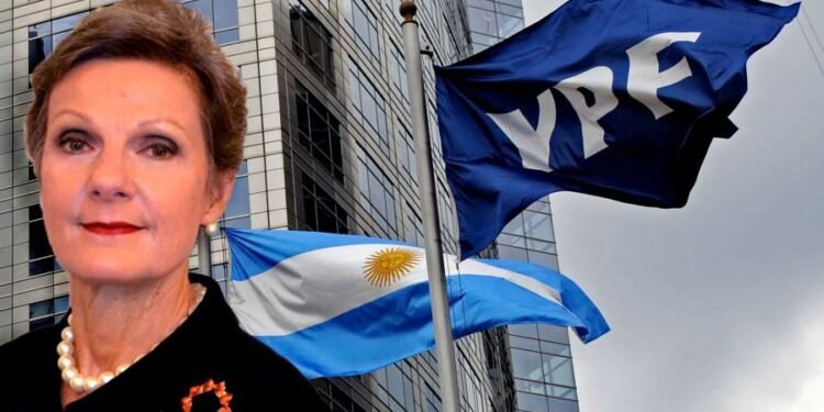 La jueza Preska ordenó que Argentina transfiera el 51% de las acciones de YPF a los demandantes por la expropiación