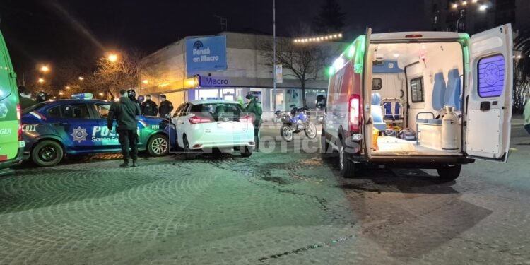 Chocaron un patrullero y otro vehículo en el centro de Rafaela: un policía resultó herido