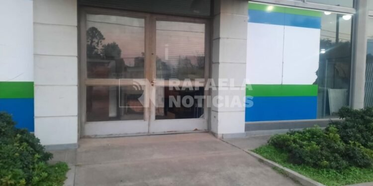 Entraron tres veces en un solo día a un depósito y se llevaron electrodomésticos de gran tamaño