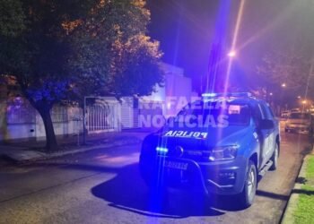 Treparon hasta el primer piso para robar en un departamento frente al hospital