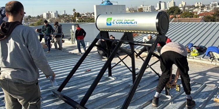 Instalaron un colector solar en una escuela de Rafaela