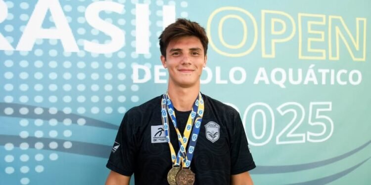 Nicolás Fernández, el santafesino que brilla en Brasil y se prepara para una gira europea con la selección de waterpolo