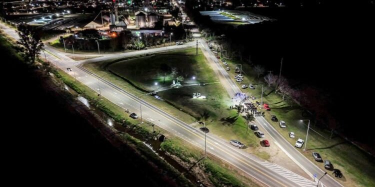 Provincia inauguró la iluminación del acceso a Zenón Pereyra