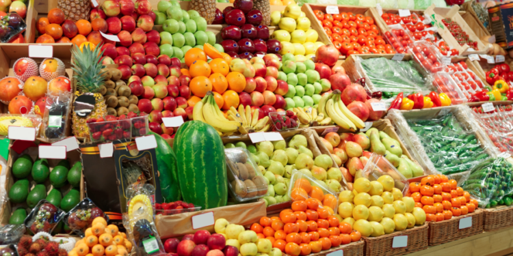 Fuerte suba de frutas y verduras en julio: crece la brecha entre el Mercado Central y los supermercados