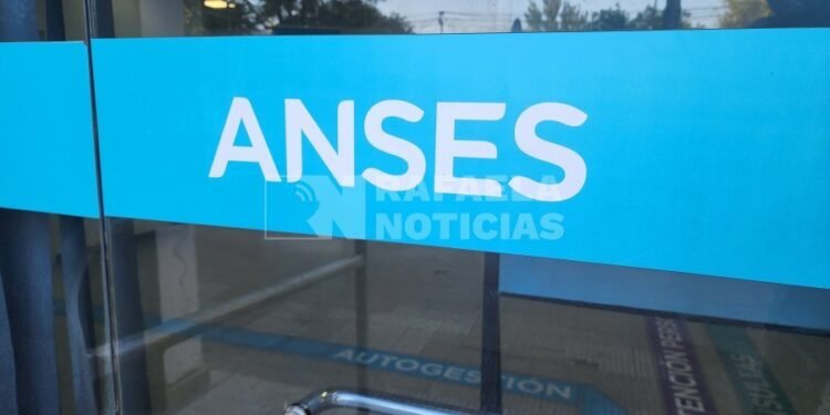 Francos descartó nuevos incrementos y confirmó cómo será el pago a jubilados en septiembre