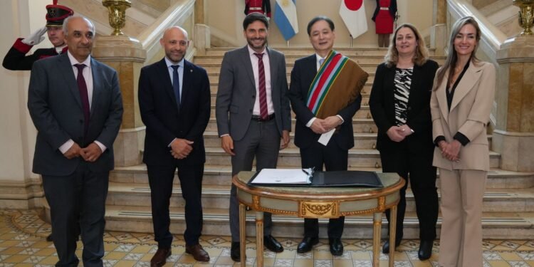 Pullaro recibió al embajador de Japón en Argentina