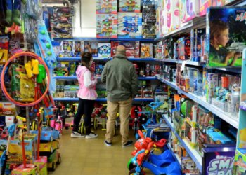 Ventas de juguetes cayeron 5,2% en el Día del Niño 2025 pese al crecimiento del e-commerce