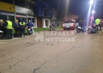 Operativo de tránsito en el límite de barrios Fátima y Mosconi de Rafaela