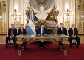 Milei anunció dos medidas para blindar el equilibrio fiscal y frenar el déficit