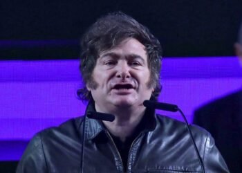 Milei vetó aumentos y moratoria: el Congreso define su jugada