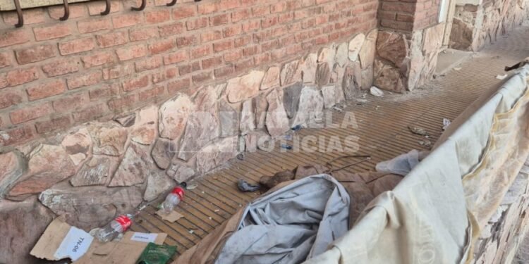 Preocupación en barrio 30 de Octubre por una casa desocupada: “Hay consumo de drogas, gritos y condiciones insalubres”