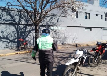 Menos de la mitad sigue en carrera para ser inspector de tránsito y solo 100 pasarán la nueva prueba: ¿qué incluye?