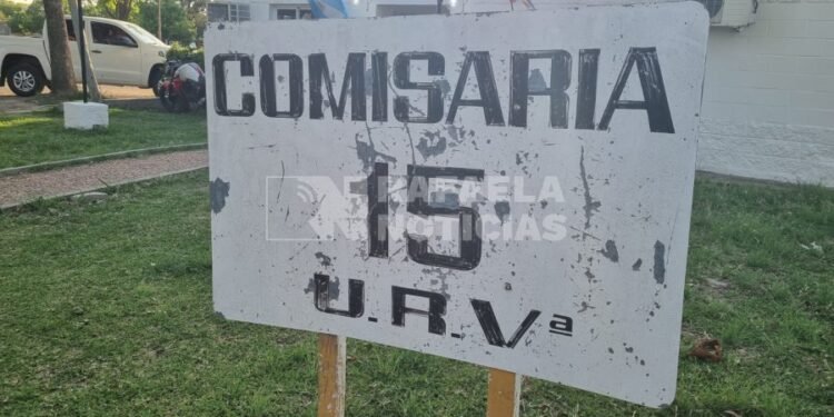 Con regalo y todo: intentó robar en una vivienda, dañó el sistema de alarma y defecó en la vereda