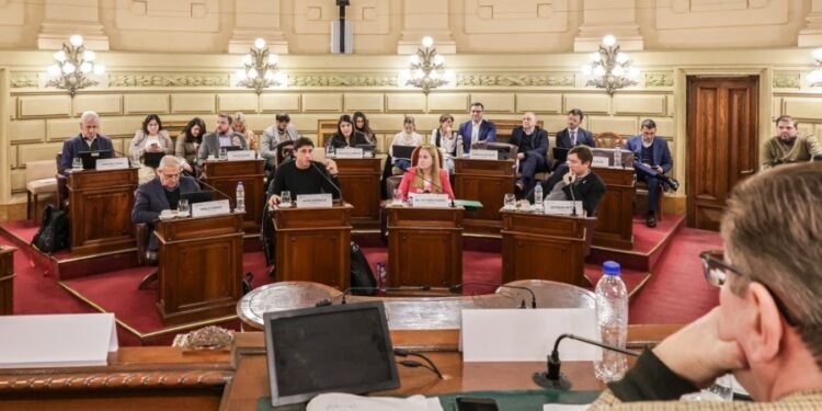 La Comisión de Poder Legislativo y Poder Ejecutivo analizó artículos competentes a la Legislatura