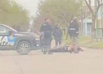 Una joven motociclista terminó lesionada en el oeste de la ciudad