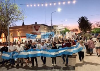 Movilización en defensa de la educación y la salud