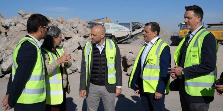 Rosario: Puccini recorrió los trabajos en la pista del aeropuerto y anunció nuevas conexiones aéreas