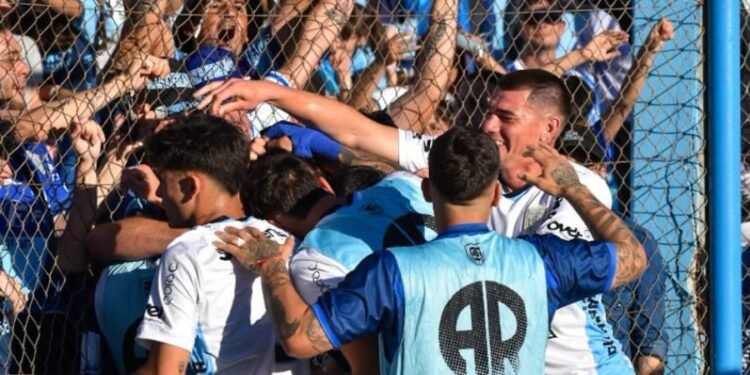 Atlético venció cómodamente a Olimpo de Bahía Blanca y está en semifinales del Federal A