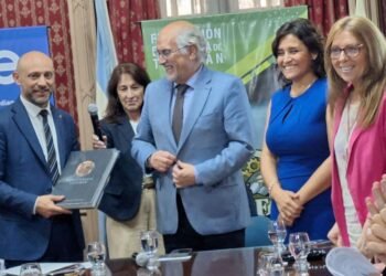 Integración productiva: Santa Fe ofrece su infraestructura logística a las economías regionales de Tucumán