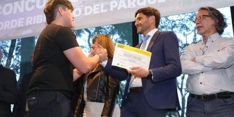 Pullaro entregó los premios del Concurso Nacional de Ideas del “Borde Ribereño del Parque de la Cabecera”