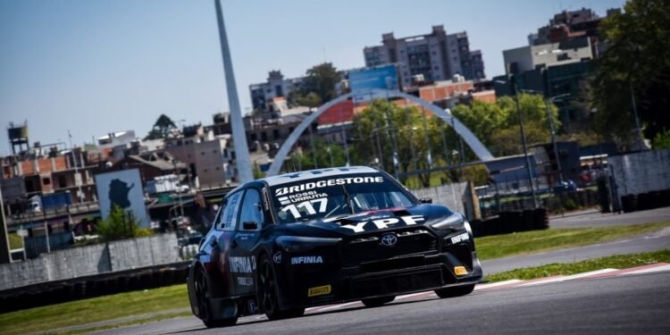 Rossi y Urrutia dominaron los 200 Kilómetros de Buenos Aires