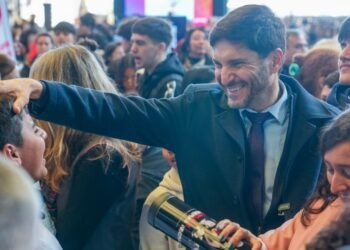 Pullaro destacó “la iniciativa e innovación de alumnos y docentes” en la Feria de Comunidades de Aprendizajes