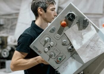 La industria perdió casi 11 mil empleos en un año, según la UIA